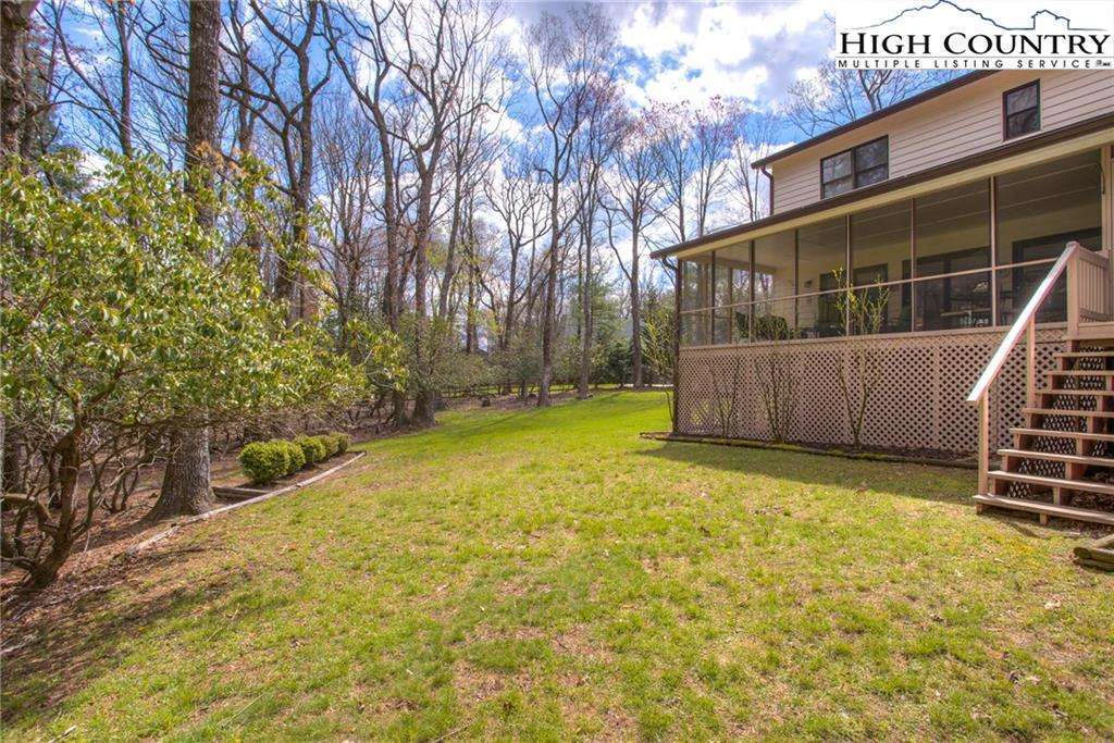 Image number 14 for the current listing