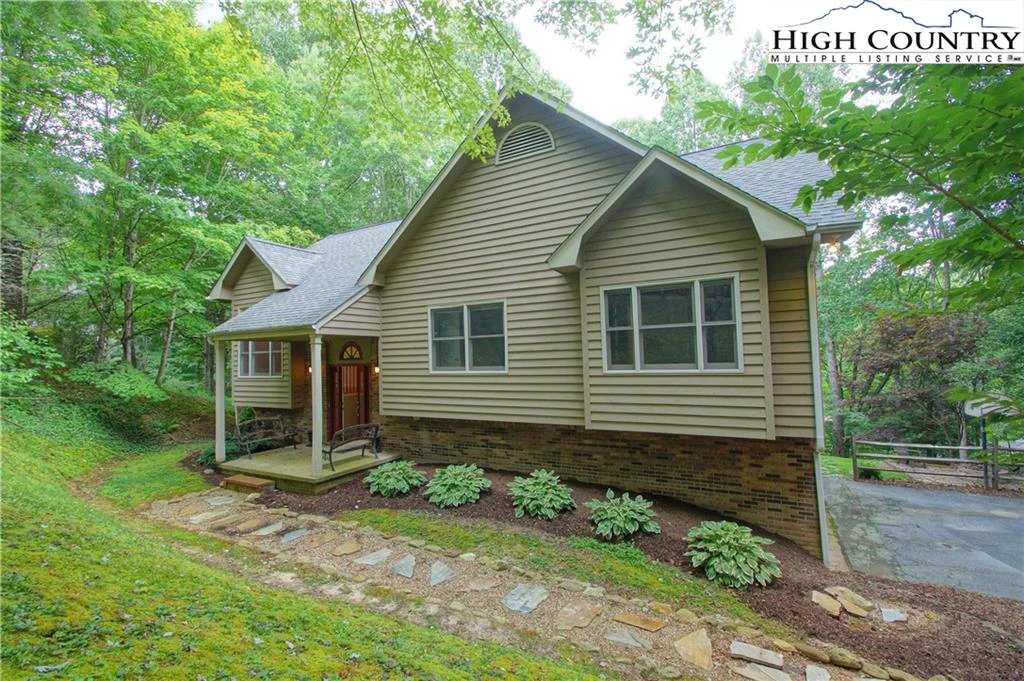 Image number 1 for the current listing