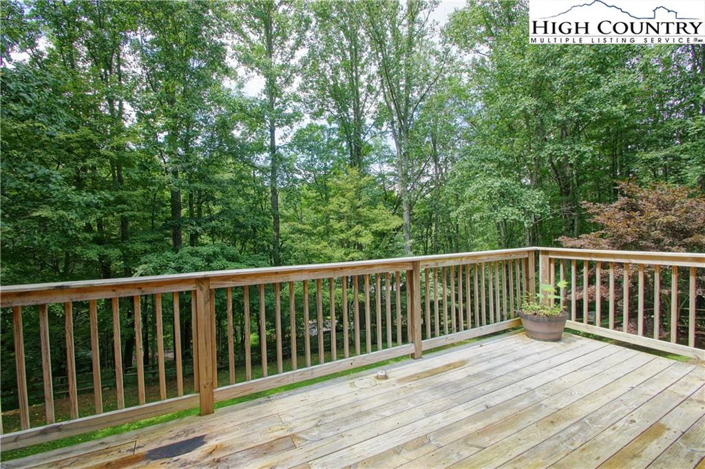 Image number 9 for the current listing