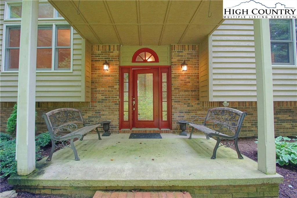 Image number 23 for the current listing
