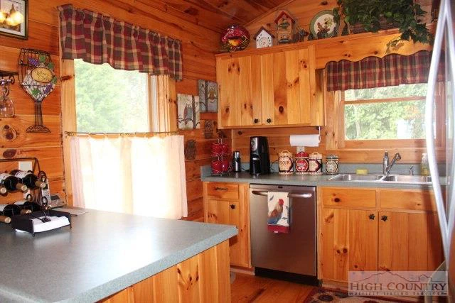 Image number 20 for the current listing