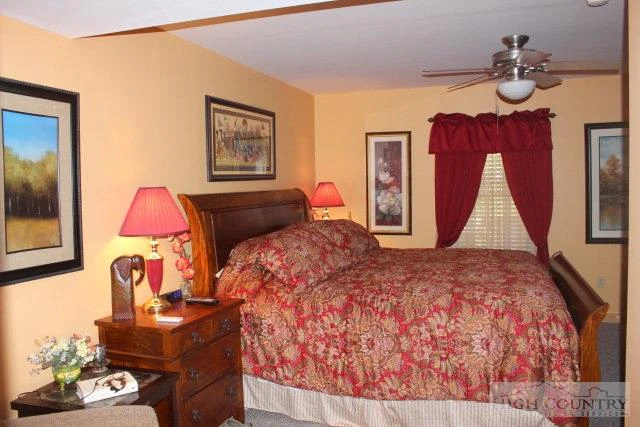Image number 14 for the current listing