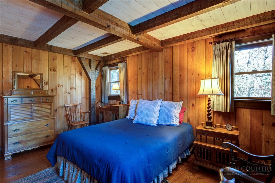 Image number 5 for the current listing