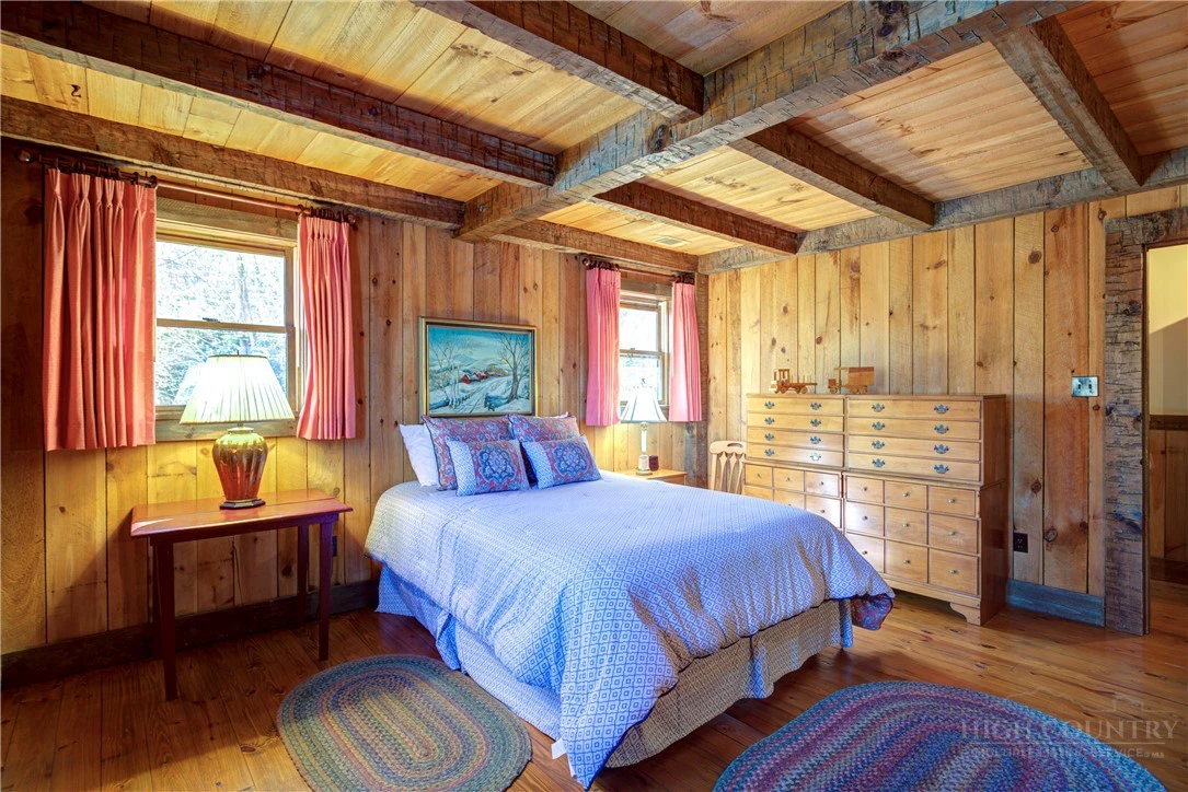 Image number 9 for the current listing