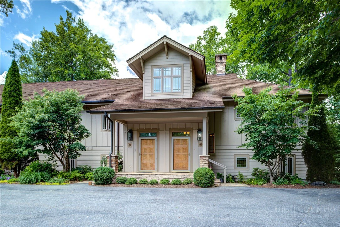 Image number 2 for the current listing