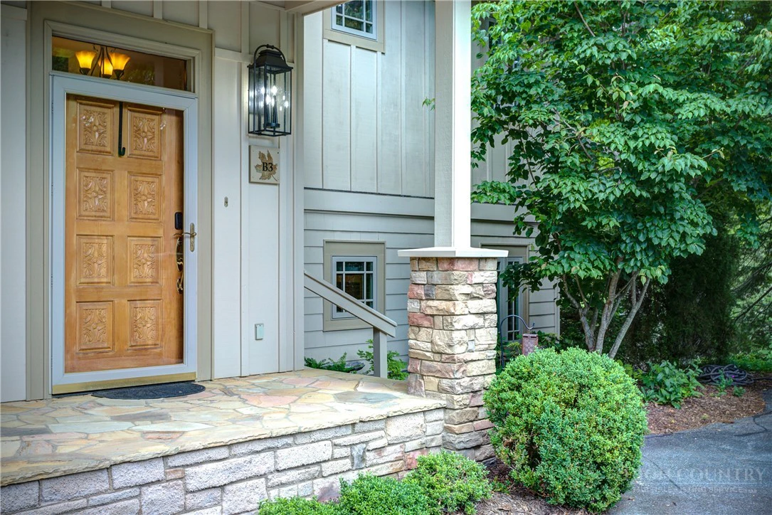 Image number 5 for the current listing