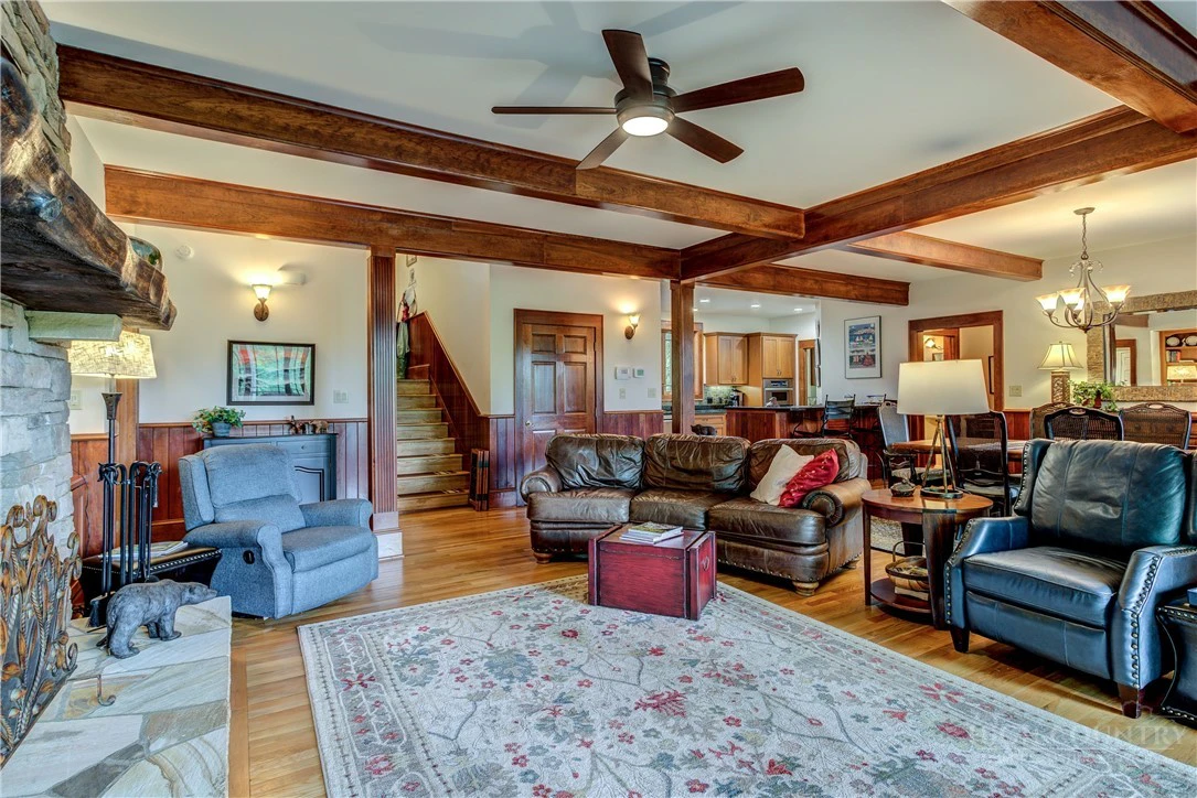 Image number 6 for the current listing