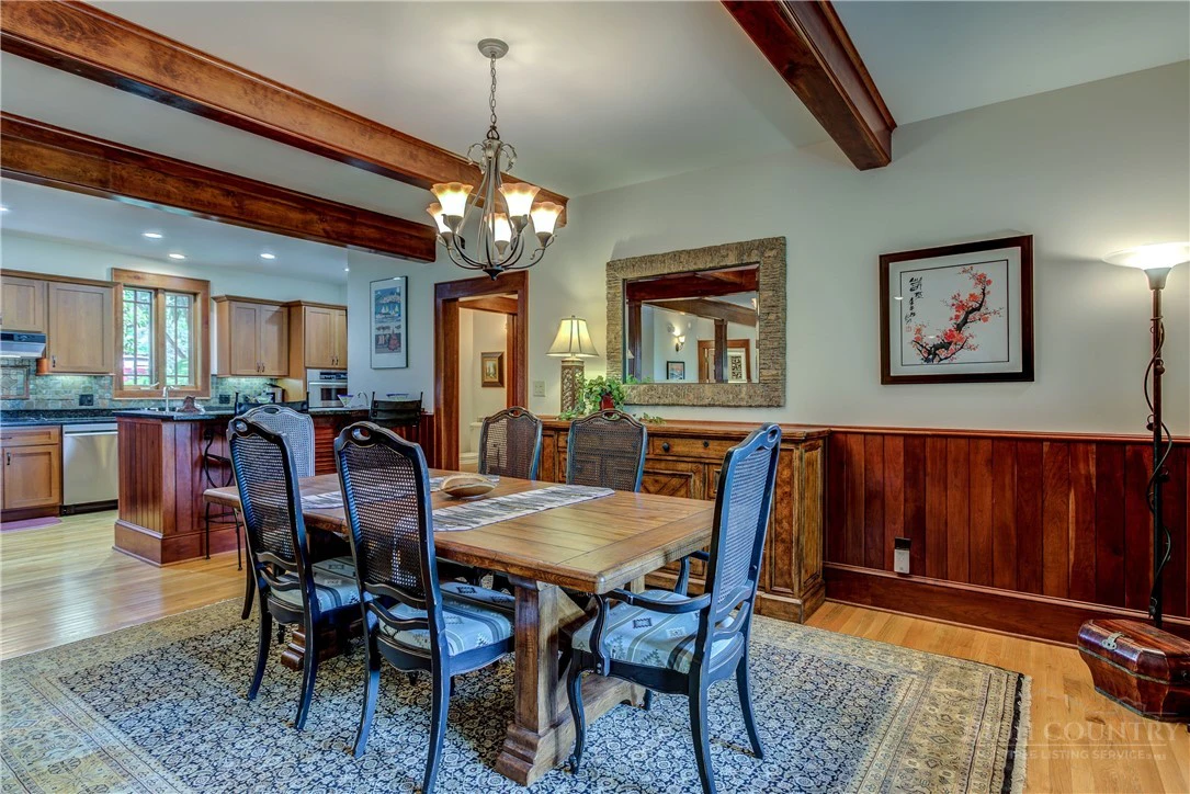 Image number 10 for the current listing