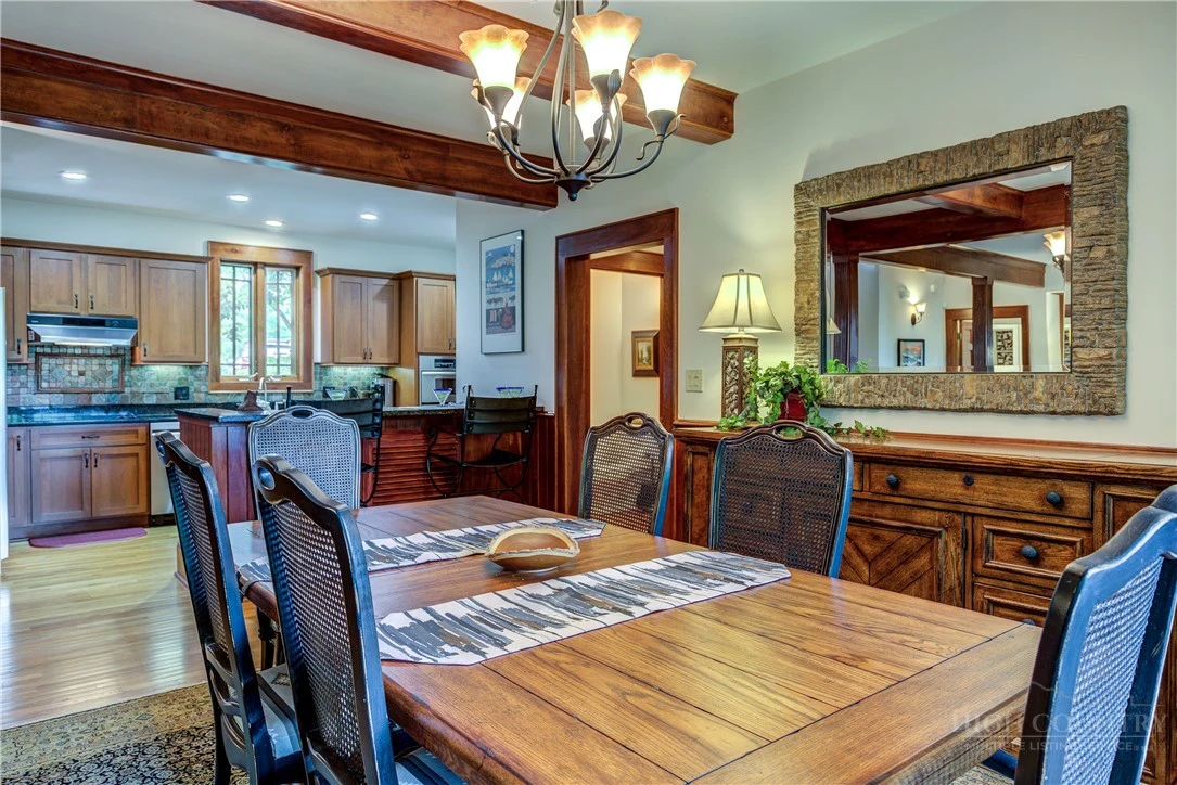 Image number 11 for the current listing