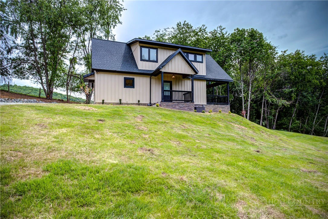 Image number 3 for the current listing