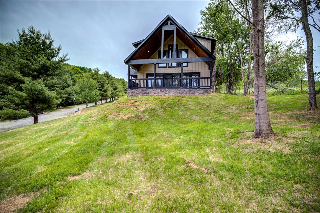 Image number 7 for the current listing