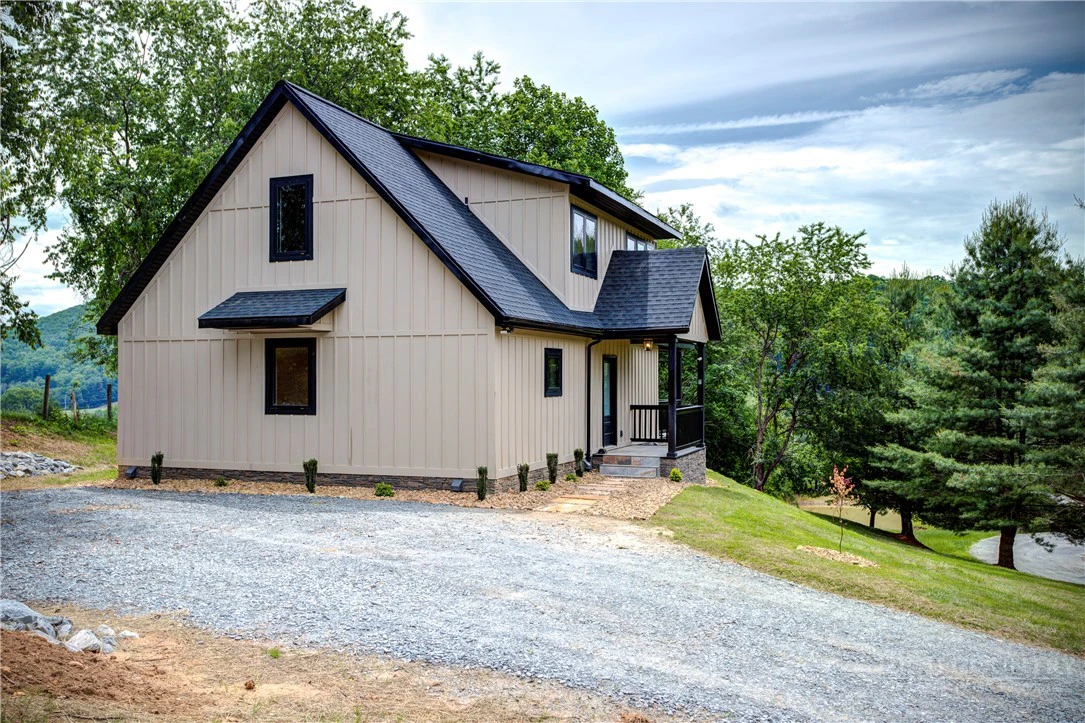 Image number 10 for the current listing