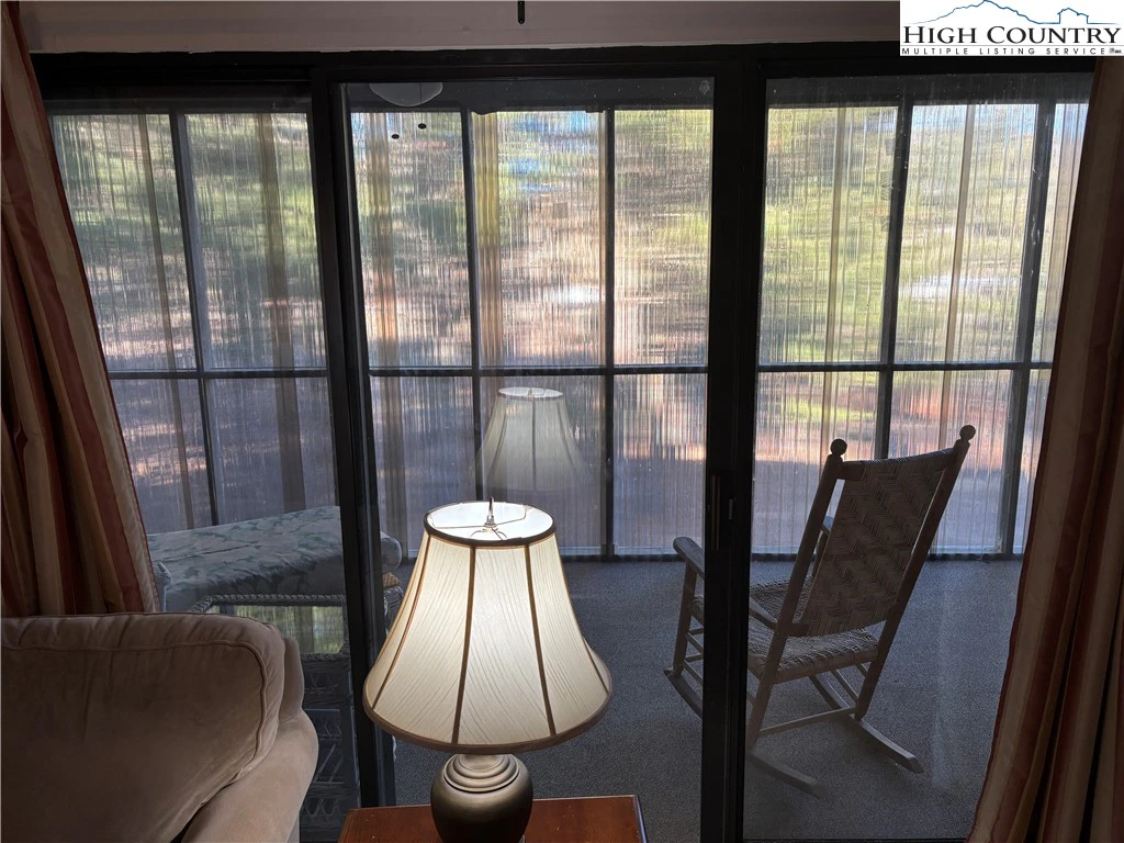 Image number 12 for the current listing