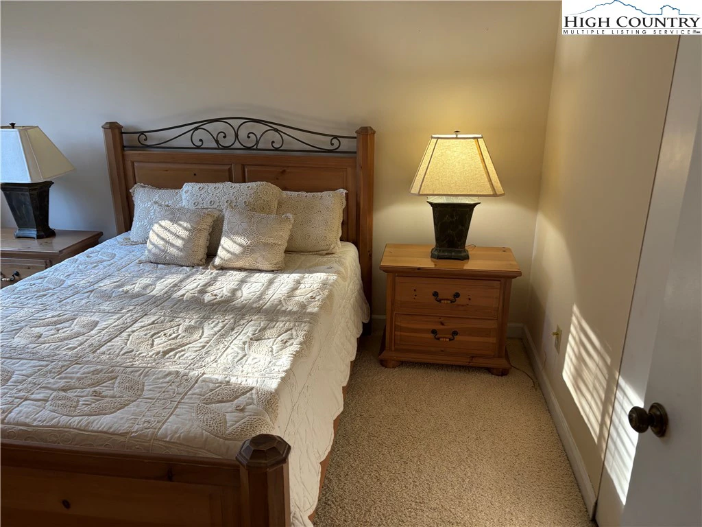 Image number 10 for the current listing