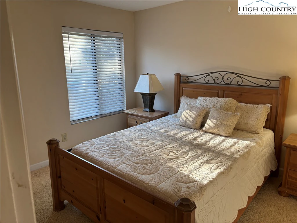 Image number 9 for the current listing