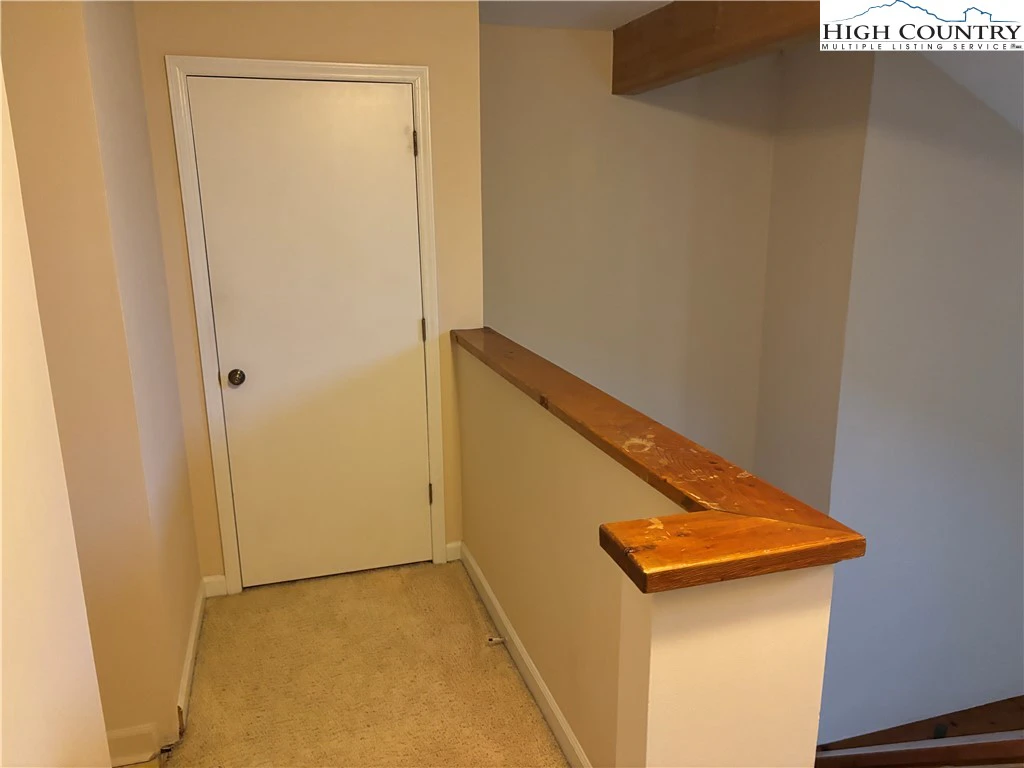 Image number 7 for the current listing