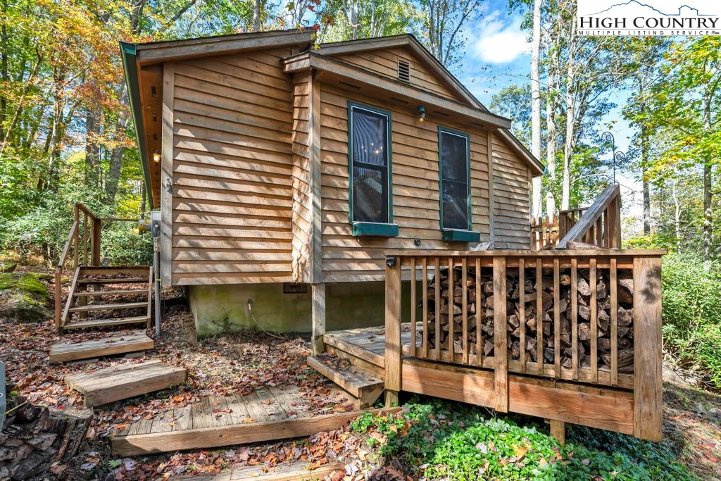 Image number 1 for the current listing