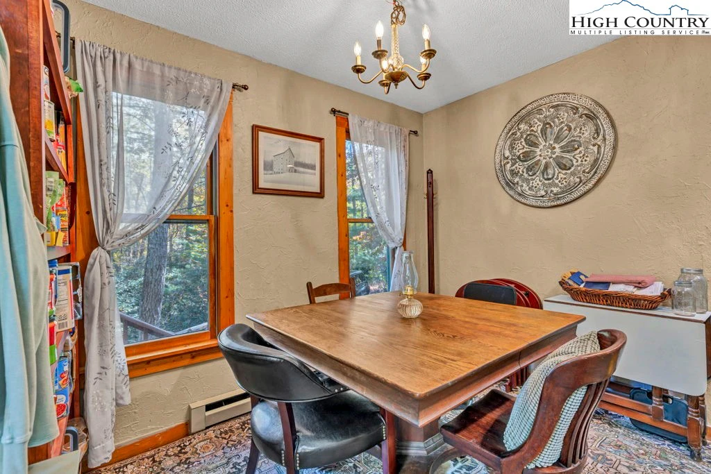 Image number 21 for the current listing