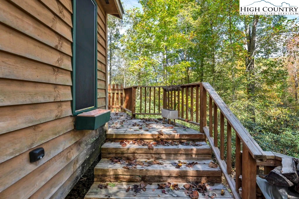 Image number 9 for the current listing