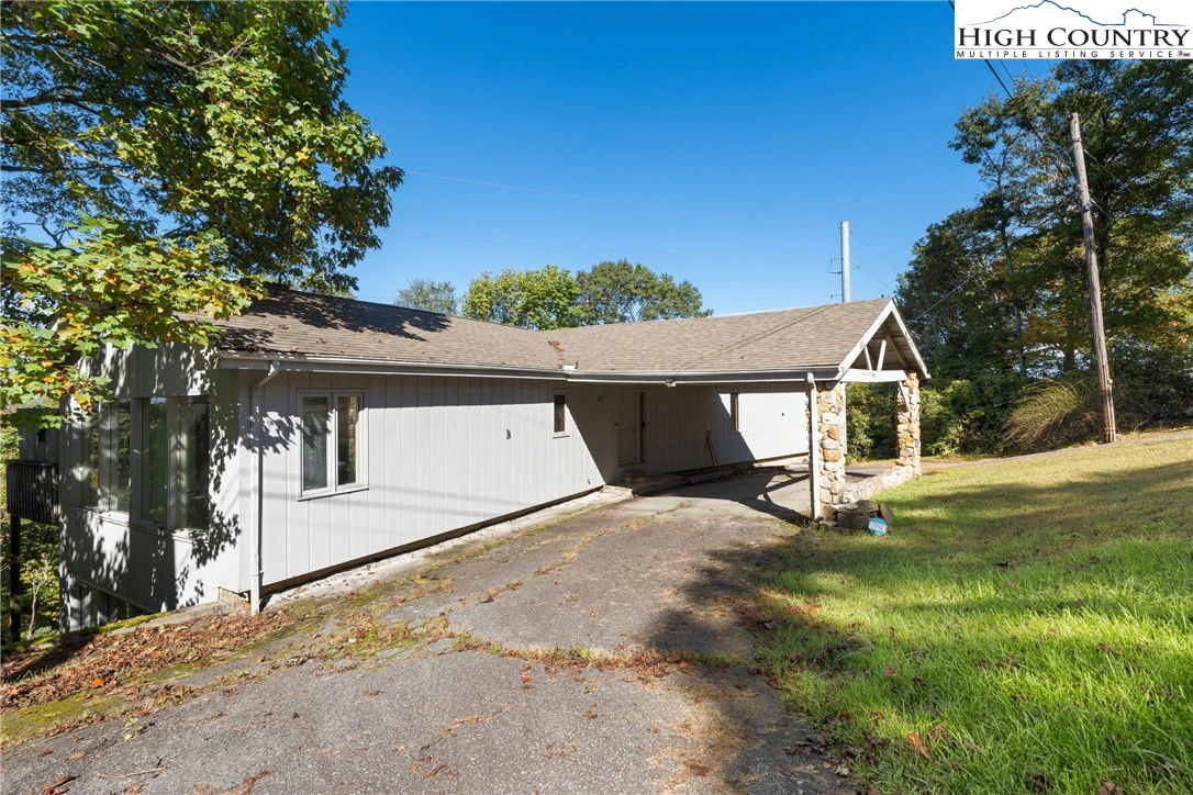 Image number 19 for the current listing