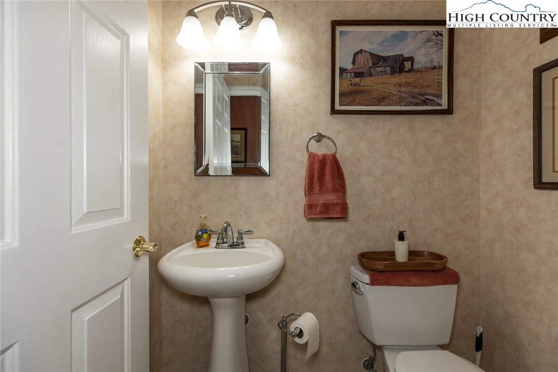 Image number 20 for the current listing