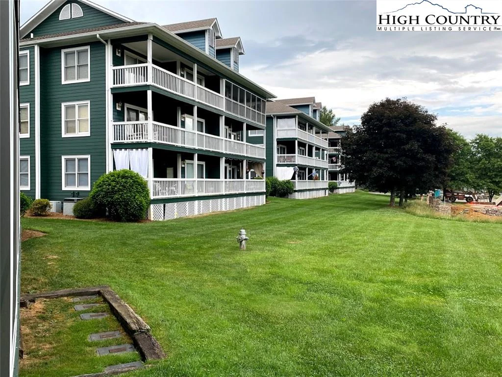 Image number 3 for the current listing