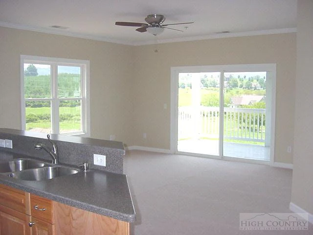 Image number 3 for the current listing