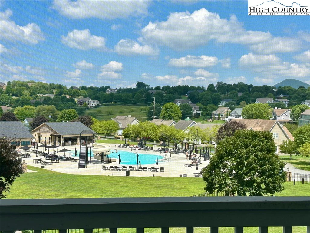 Image number 2 for the current listing