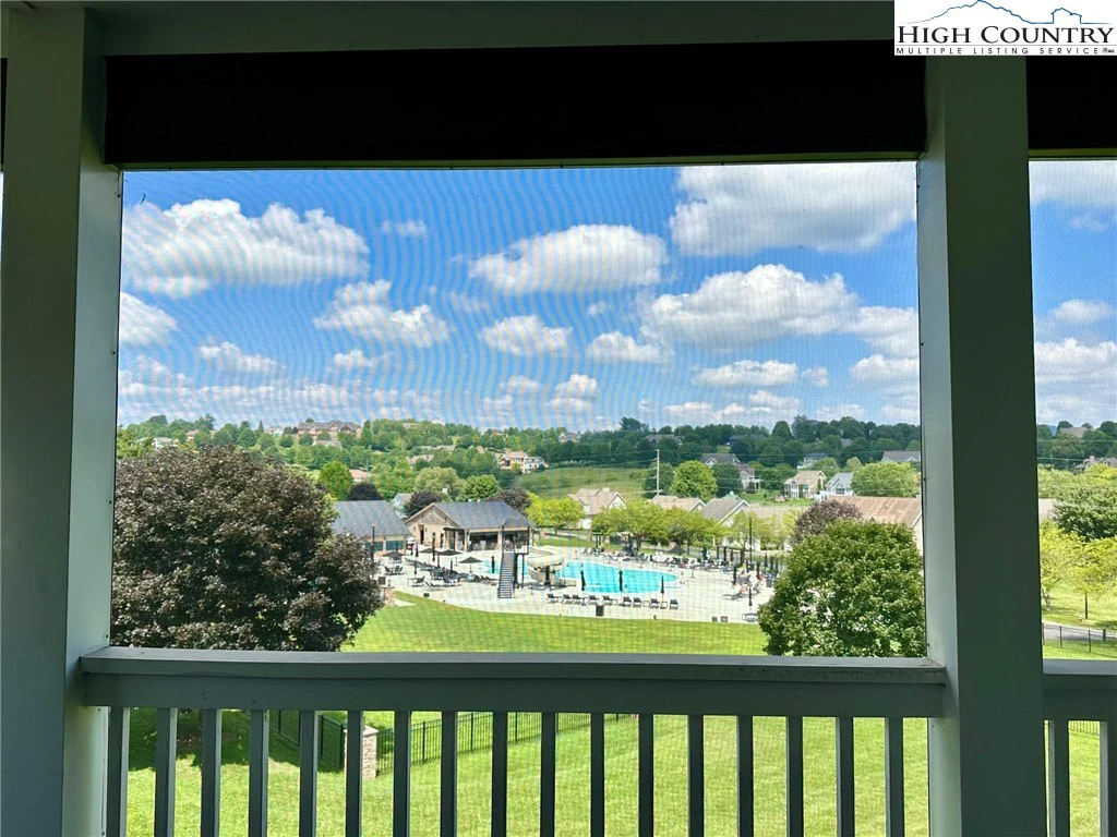 Image number 15 for the current listing