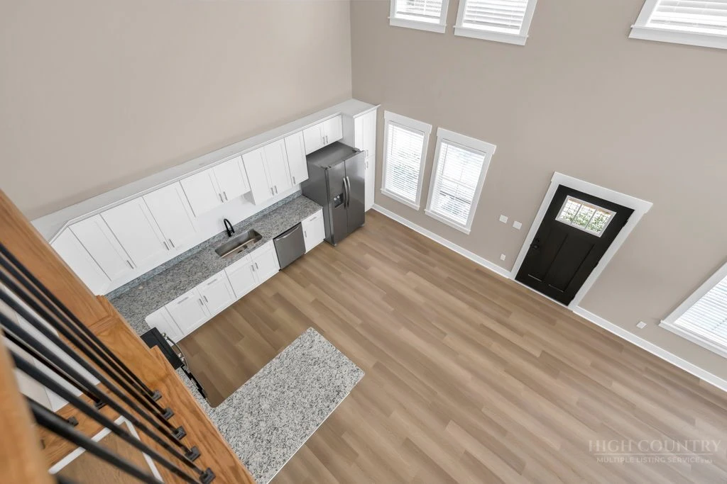 Image number 3 for the current listing