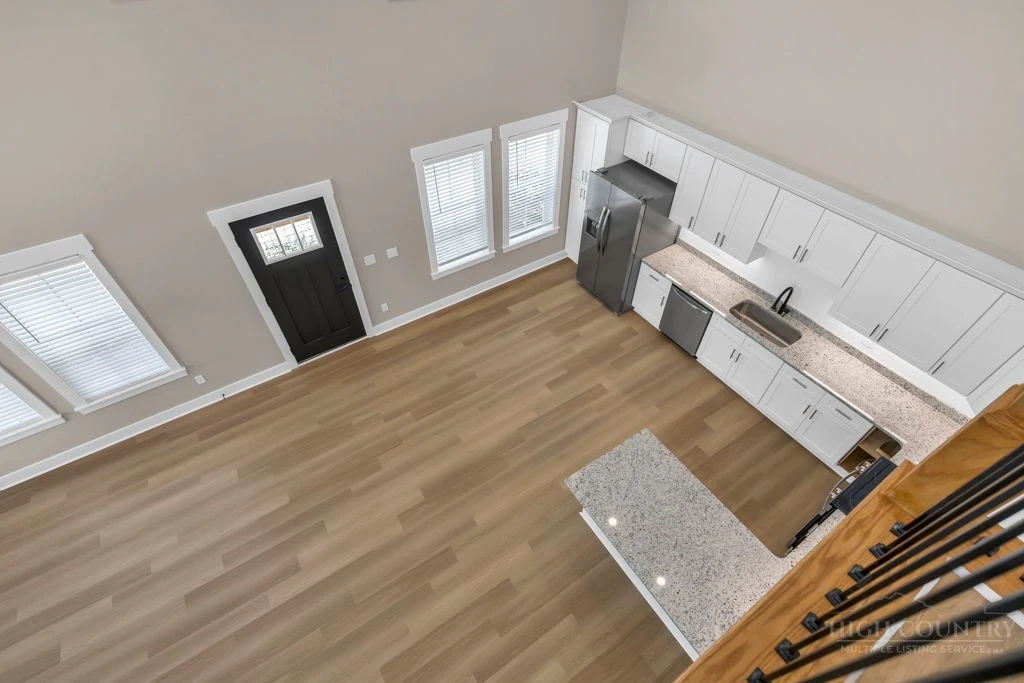 Image number 5 for the current listing