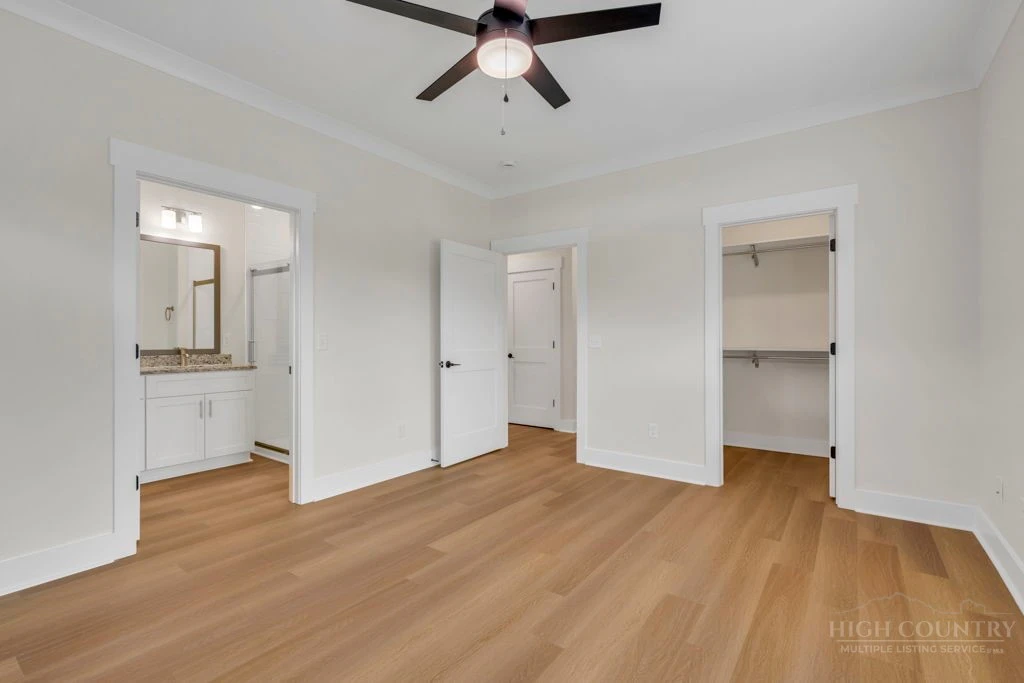 Image number 2 for the current listing