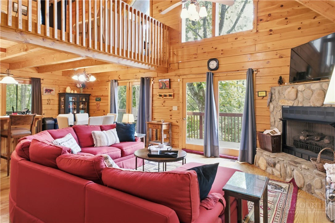 Image number 2 for the current listing