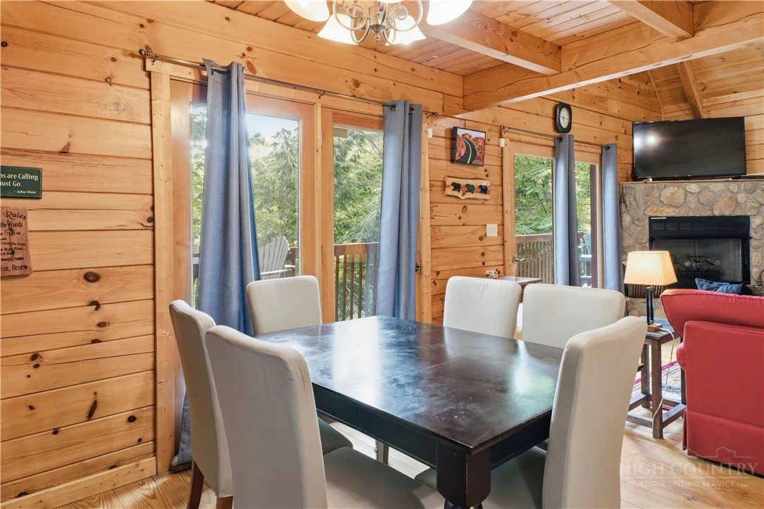Image number 8 for the current listing