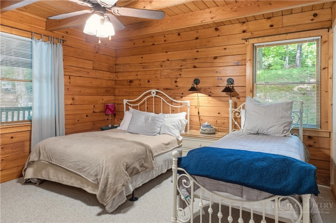 Image number 10 for the current listing