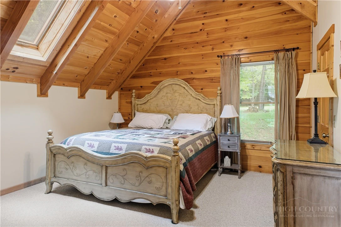 Image number 16 for the current listing