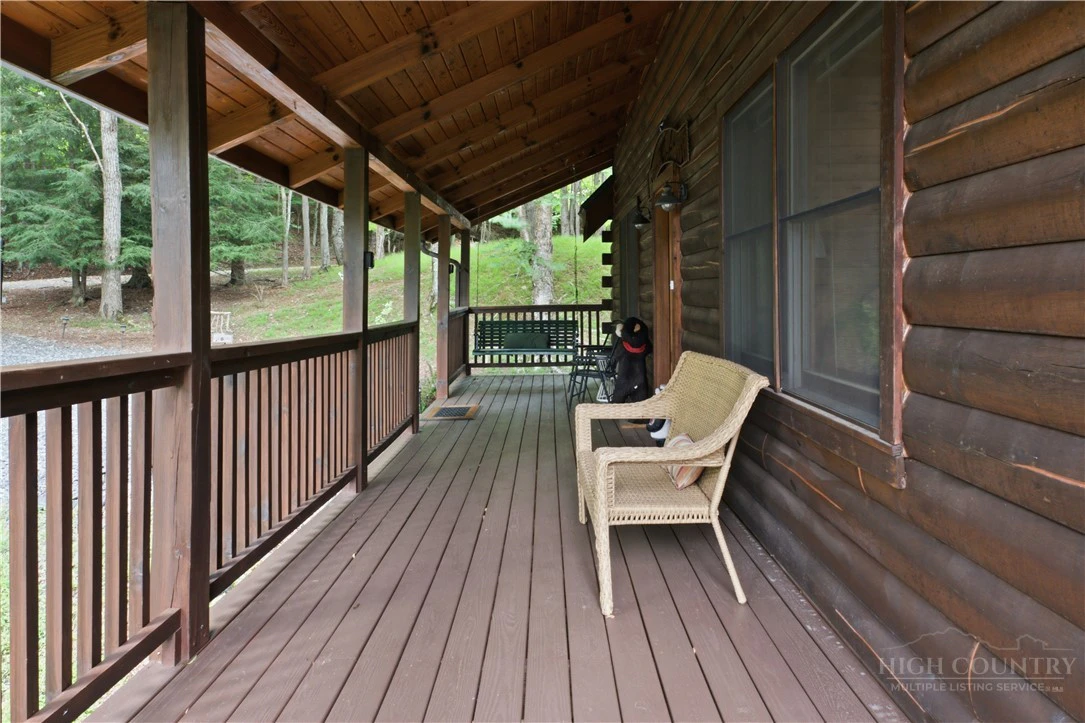 Image number 27 for the current listing