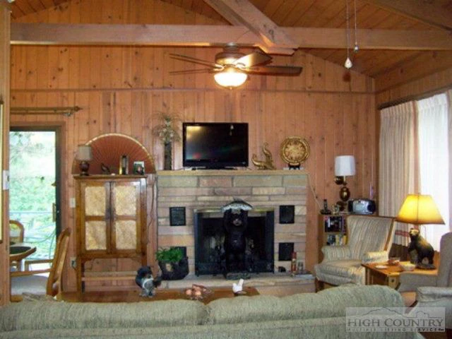 Image number 9 for the current listing