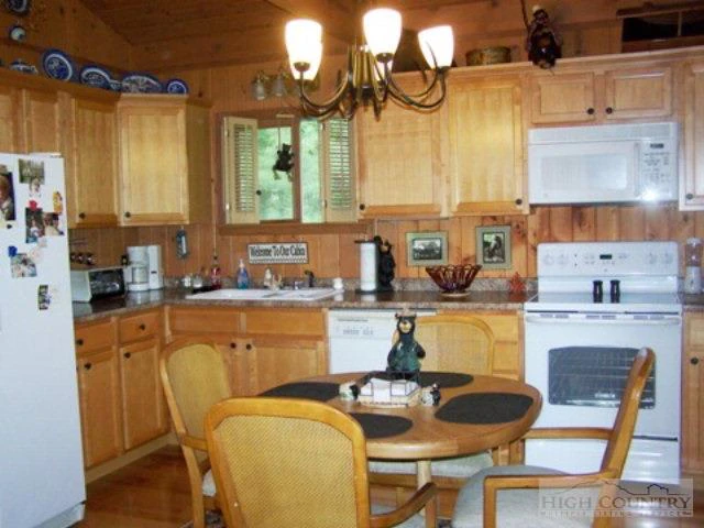 Image number 7 for the current listing