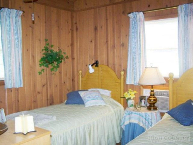 Image number 5 for the current listing