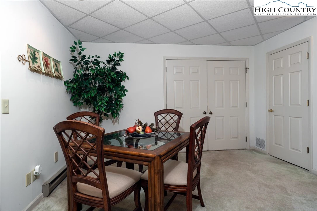 Image number 2 for the current listing