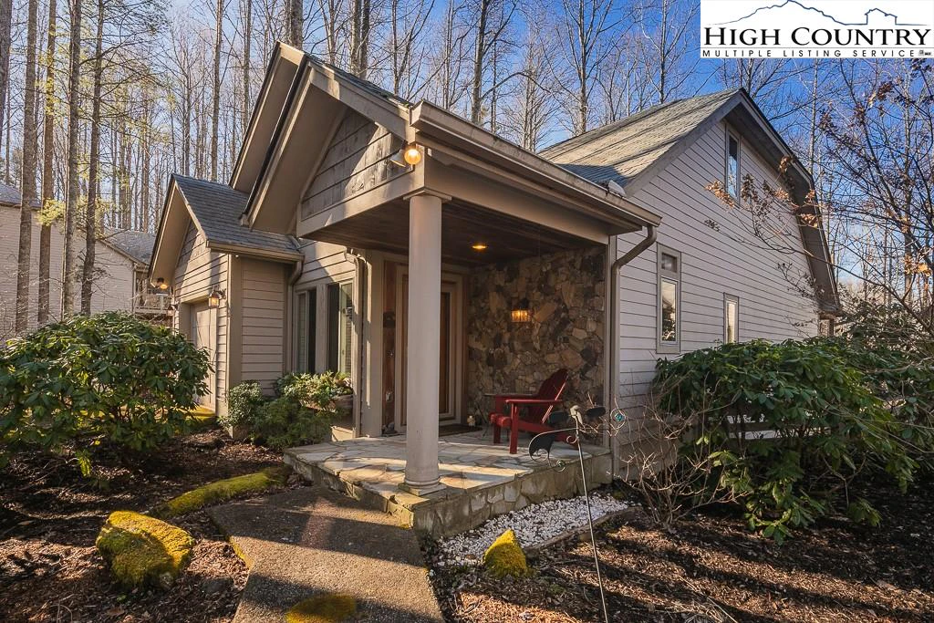 Image number 1 for the current listing