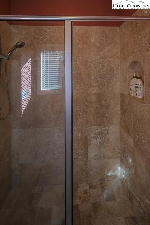 Image number 5 for the current listing