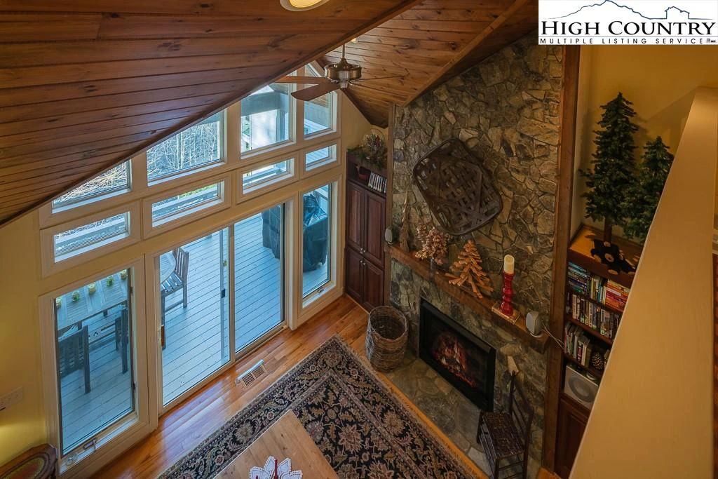 Image number 8 for the current listing