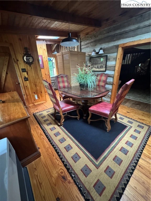 Image number 14 for the current listing