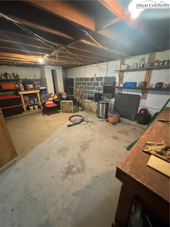 Image number 21 for the current listing