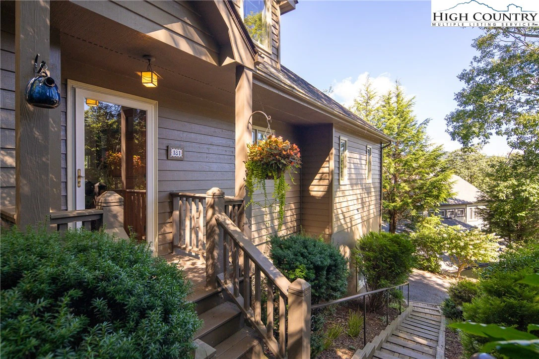 Image number 18 for the current listing