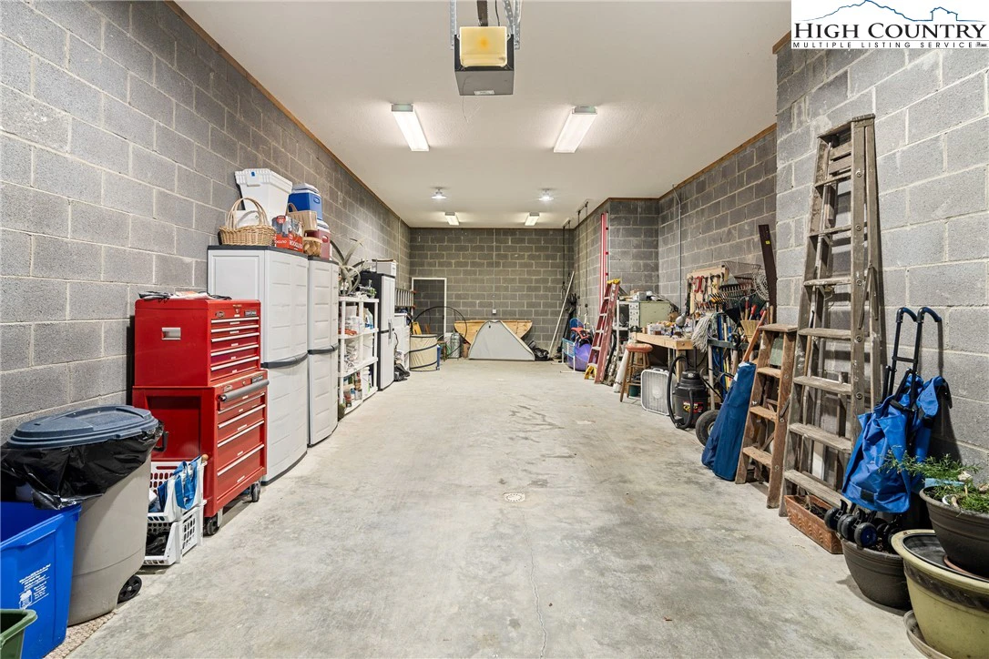 Image number 2 for the current listing