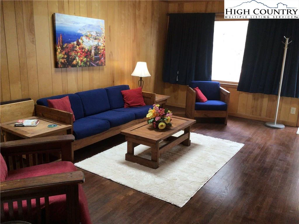 Image number 16 for the current listing