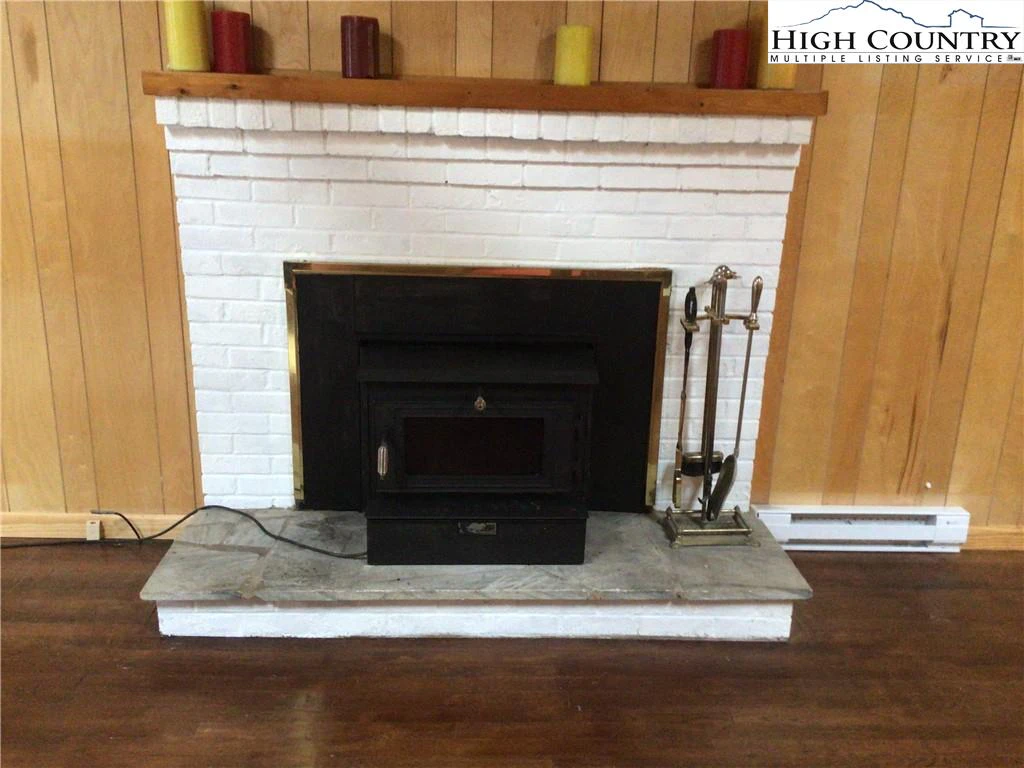 Image number 2 for the current listing